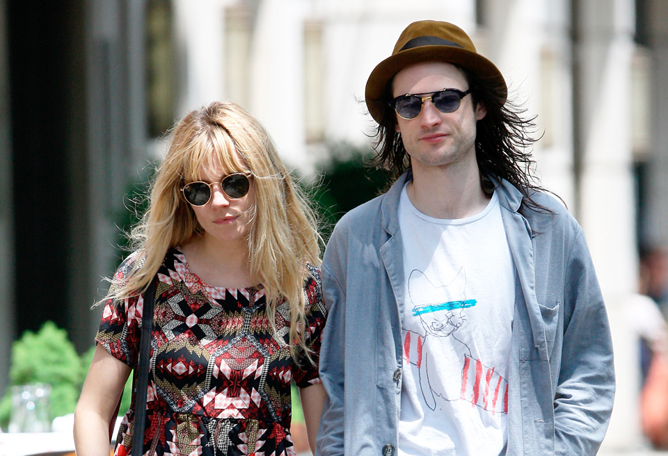 Sienna Miller And Tom Sturridge Stroll Around New York City